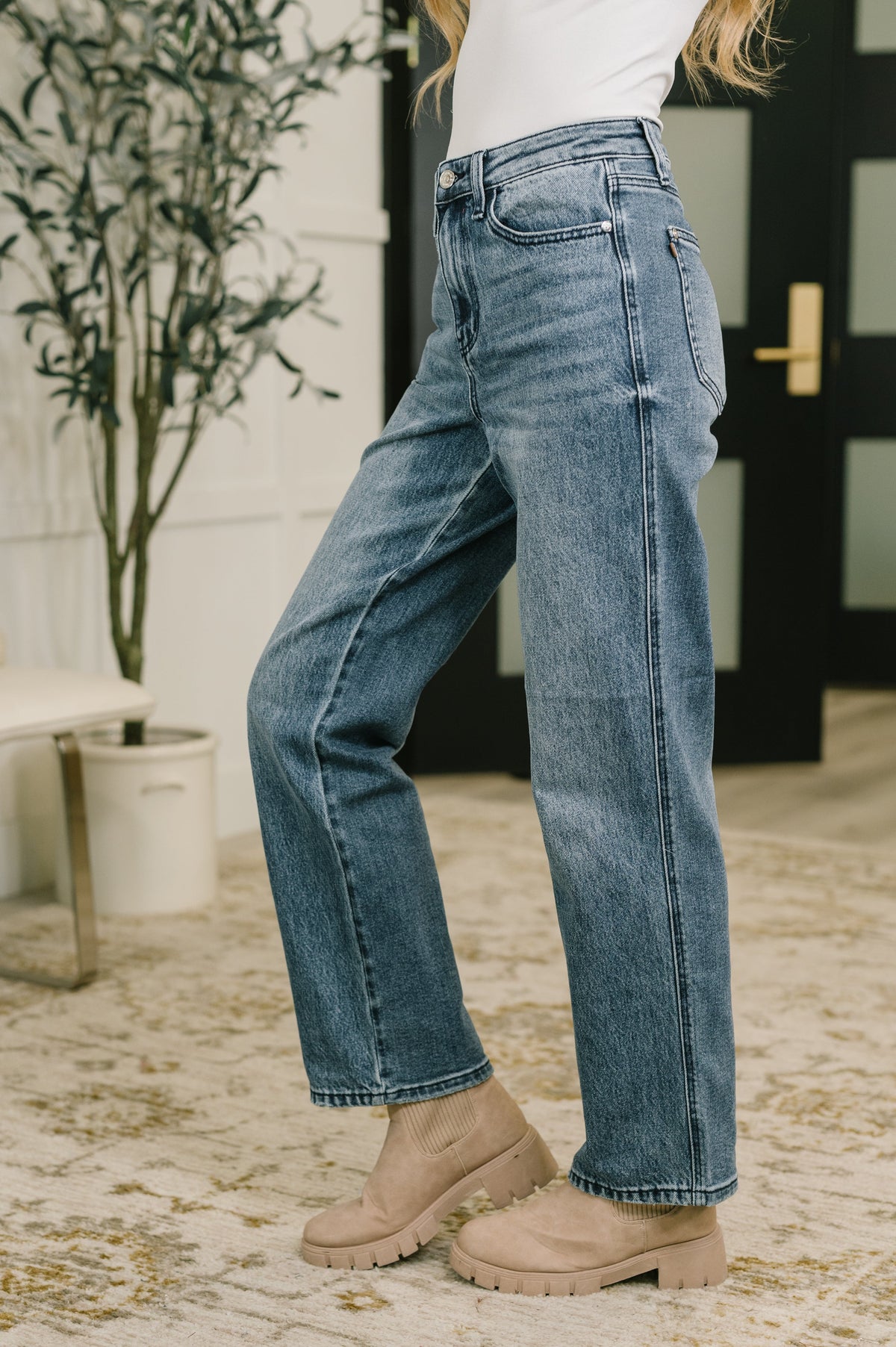 Judy Blue Carlie High Waist Straight Jean in Everyday Indigo Jeans