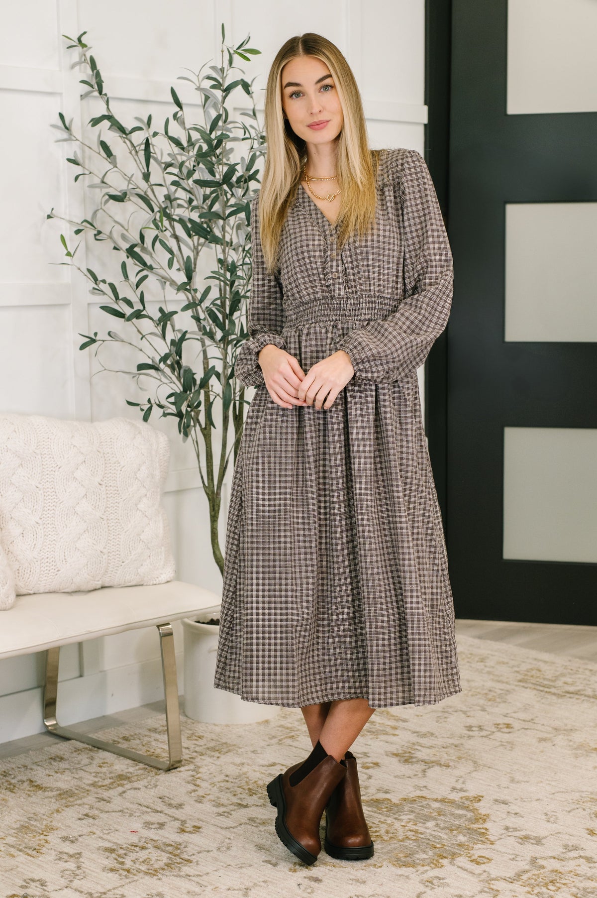 Very J Fairytale Plot Plaid Midi Dress Large Dresses