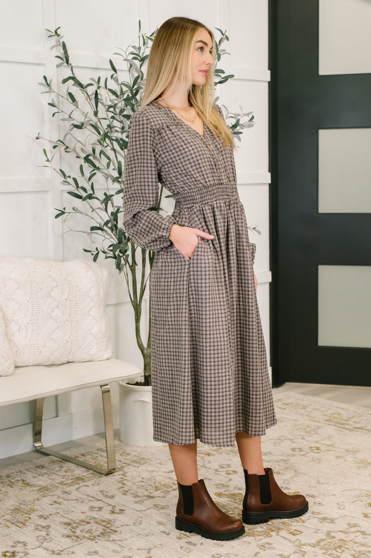 Very J Fairytale Plot Plaid Midi Dress Dresses