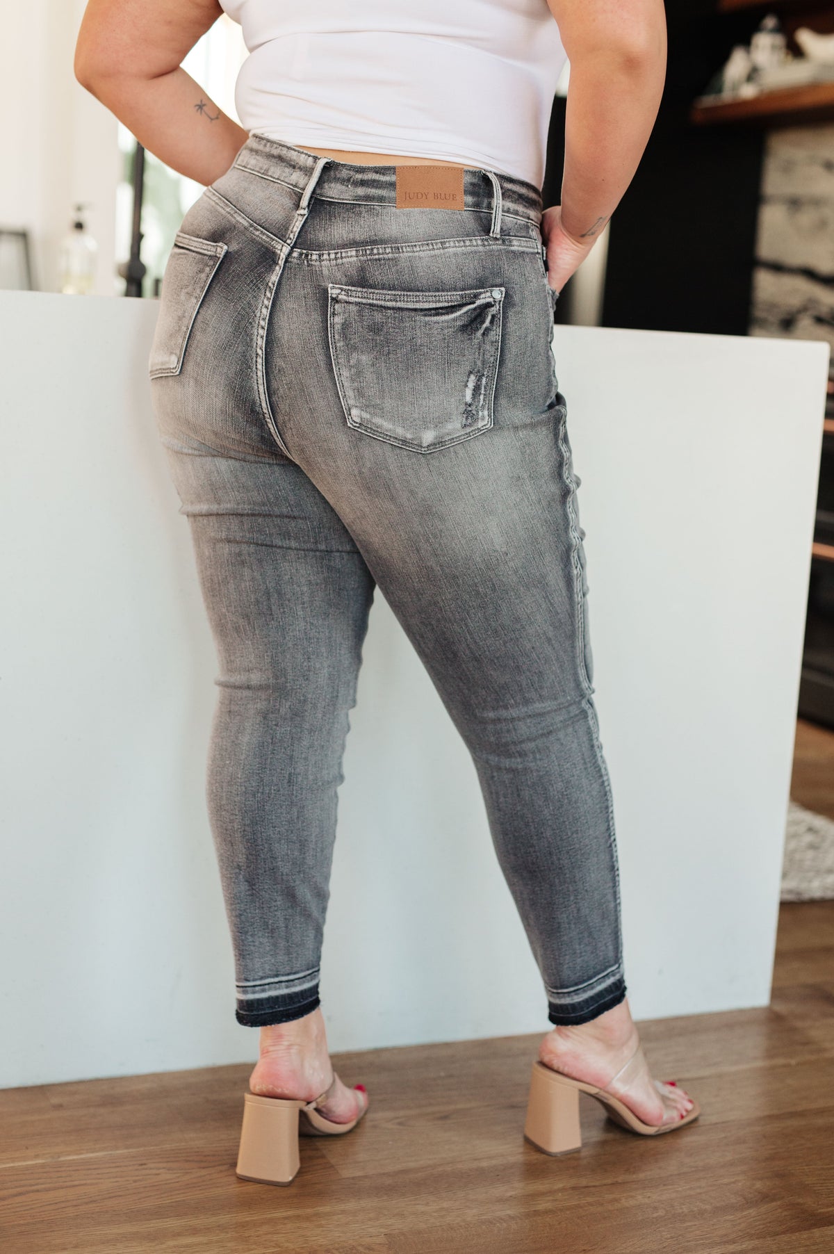 Judy Blue Hadley High Rise Tummy Control Release Hem Skinny Jeans In Washed Out Gray Womens