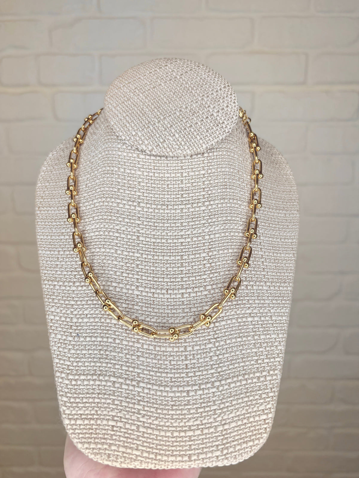 Closest Link Necklace Womens