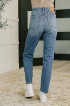 Izzie High Waist Straight Fit Womens
