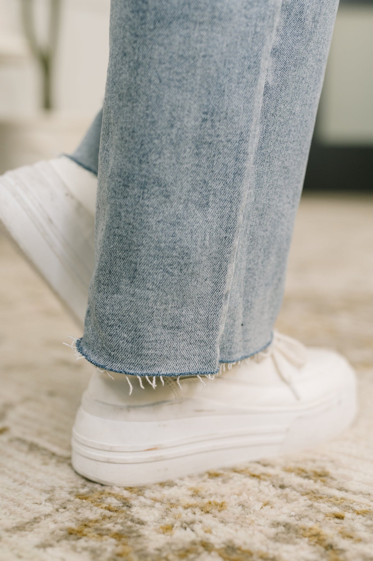 Jade Mid Rise 90's Straight Womens