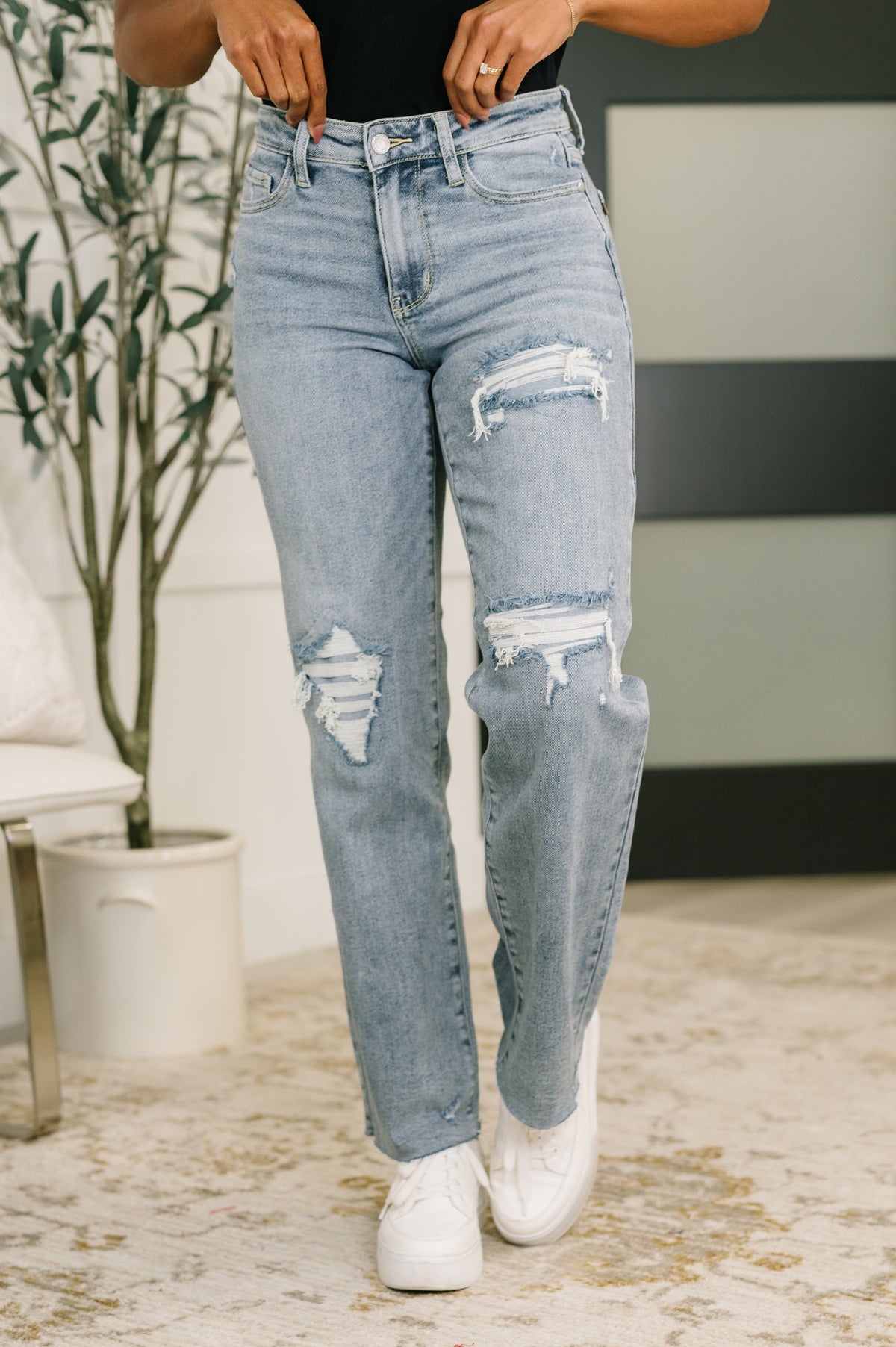 Jade Mid Rise 90's Straight Womens