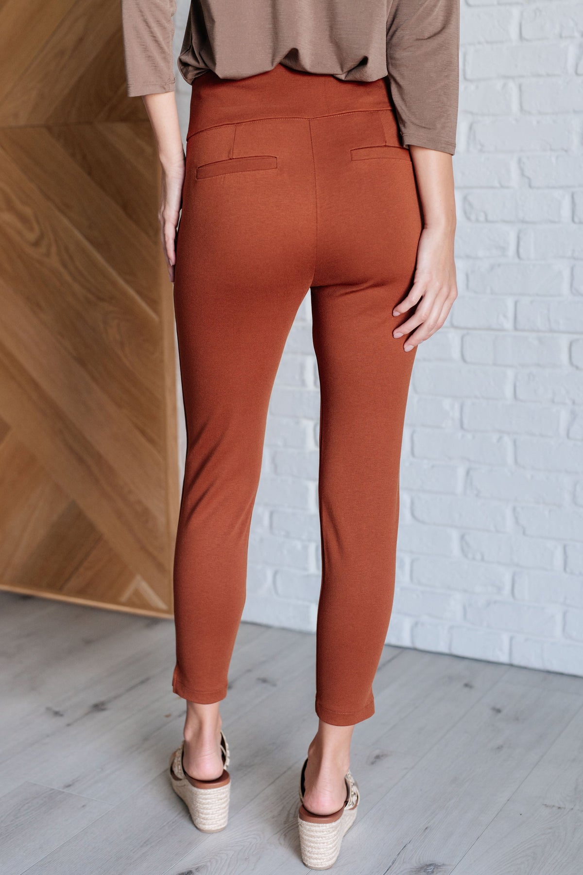 Dear Scarlett Magic Ankle Crop Skinny Pants in Rust Pants