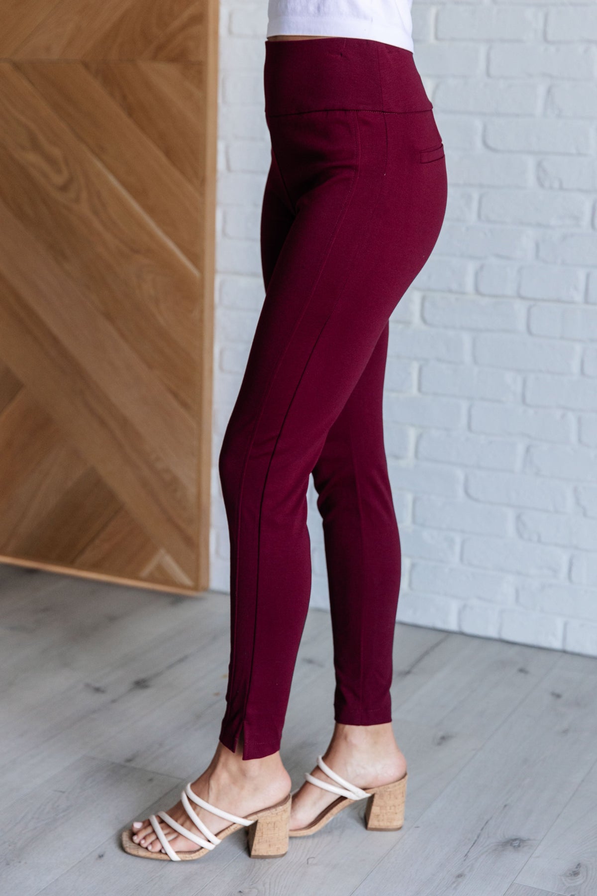Dear Scarlett Magic Skinny 28" Pants in Wine Pants