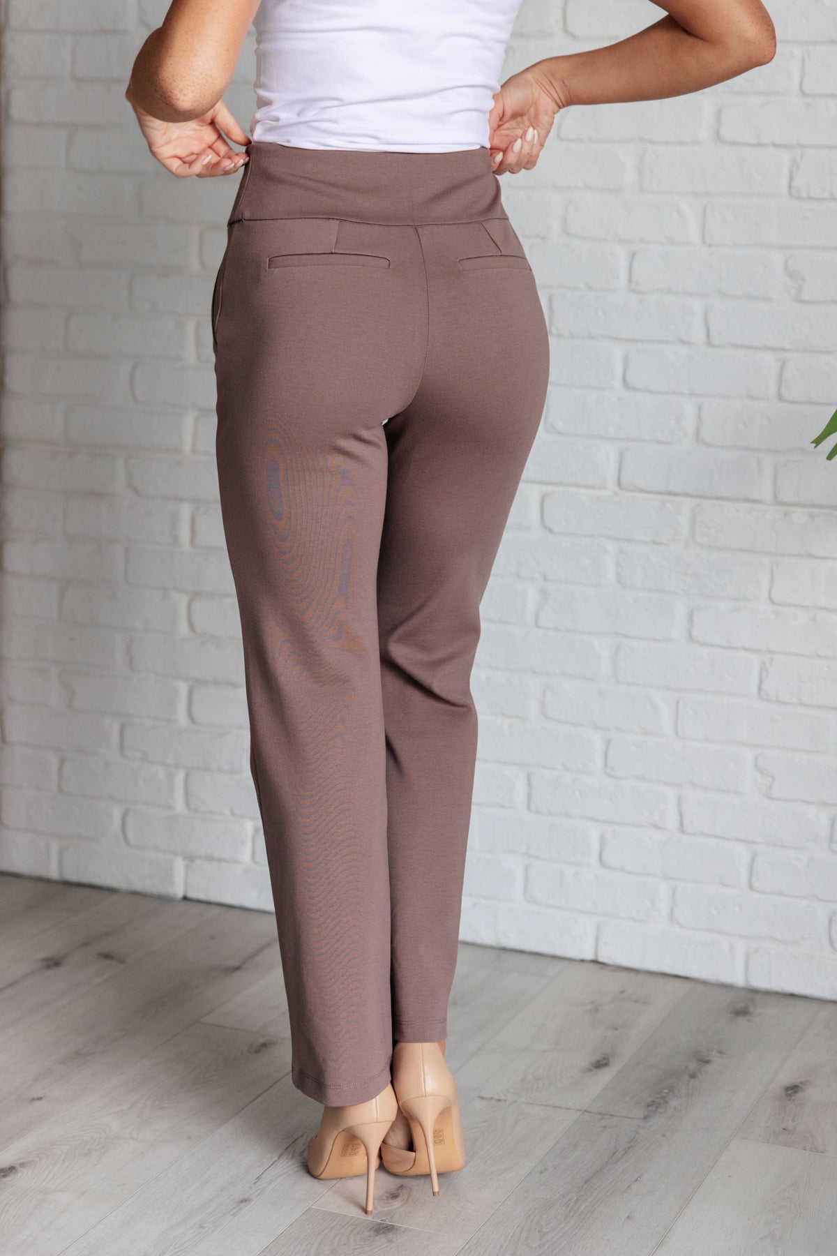 Dear Scarlett Magic Straight Pants in Dark Mocha Pants