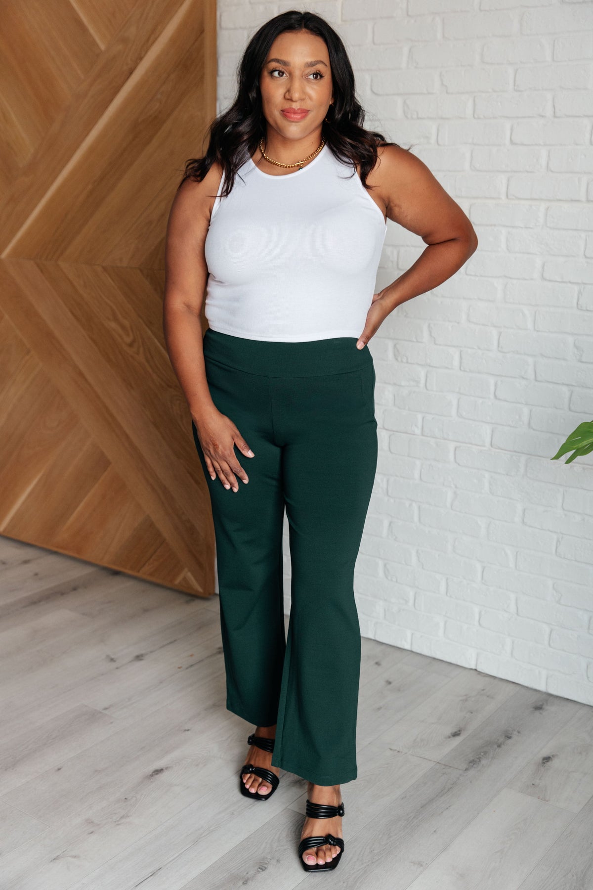 Dear Scarlett Magic Straight Pants in Hunter Green Pants