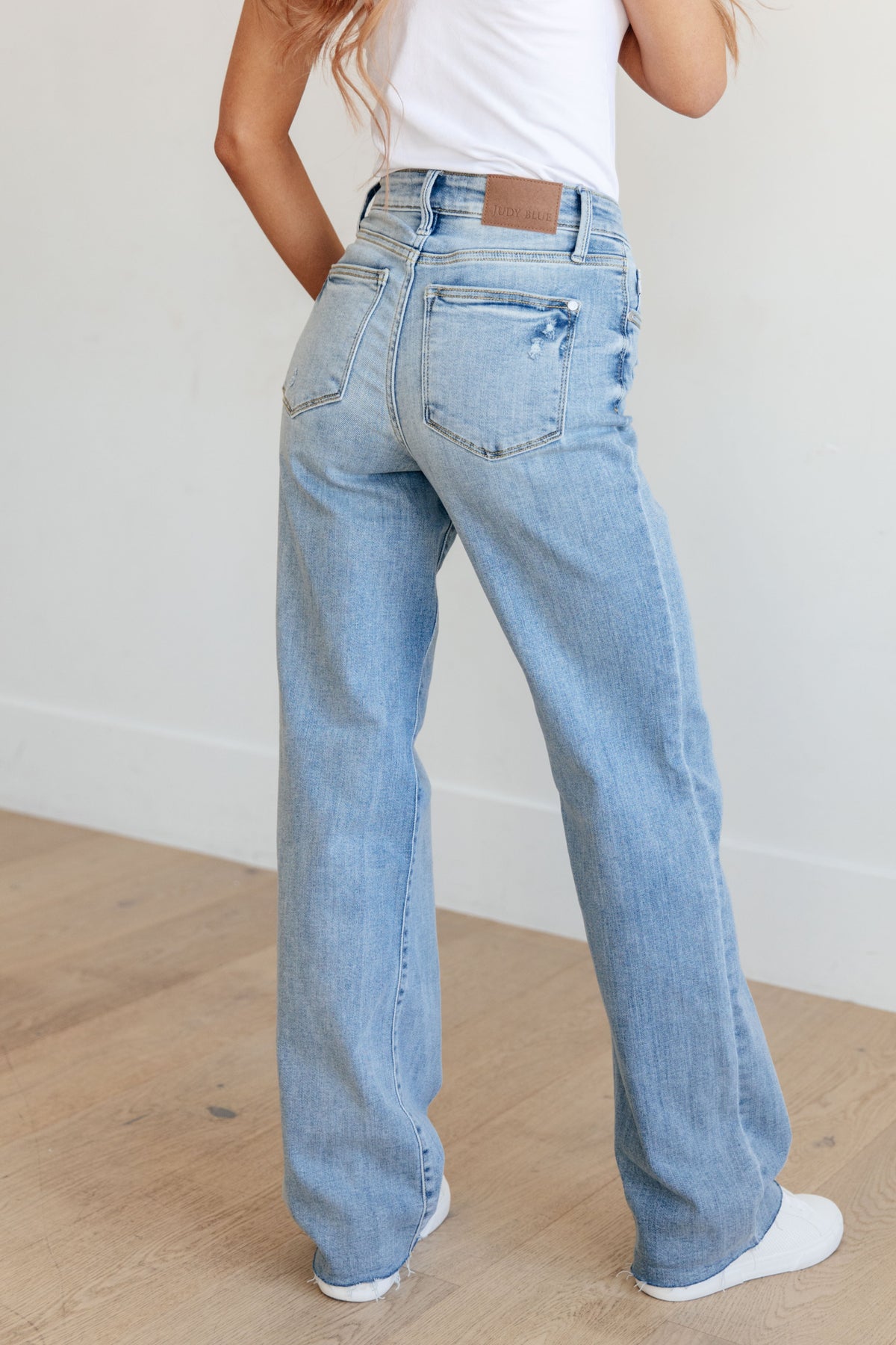 Judy Blue Mildred High Rise V Front Waistband Straight Jeans Womens