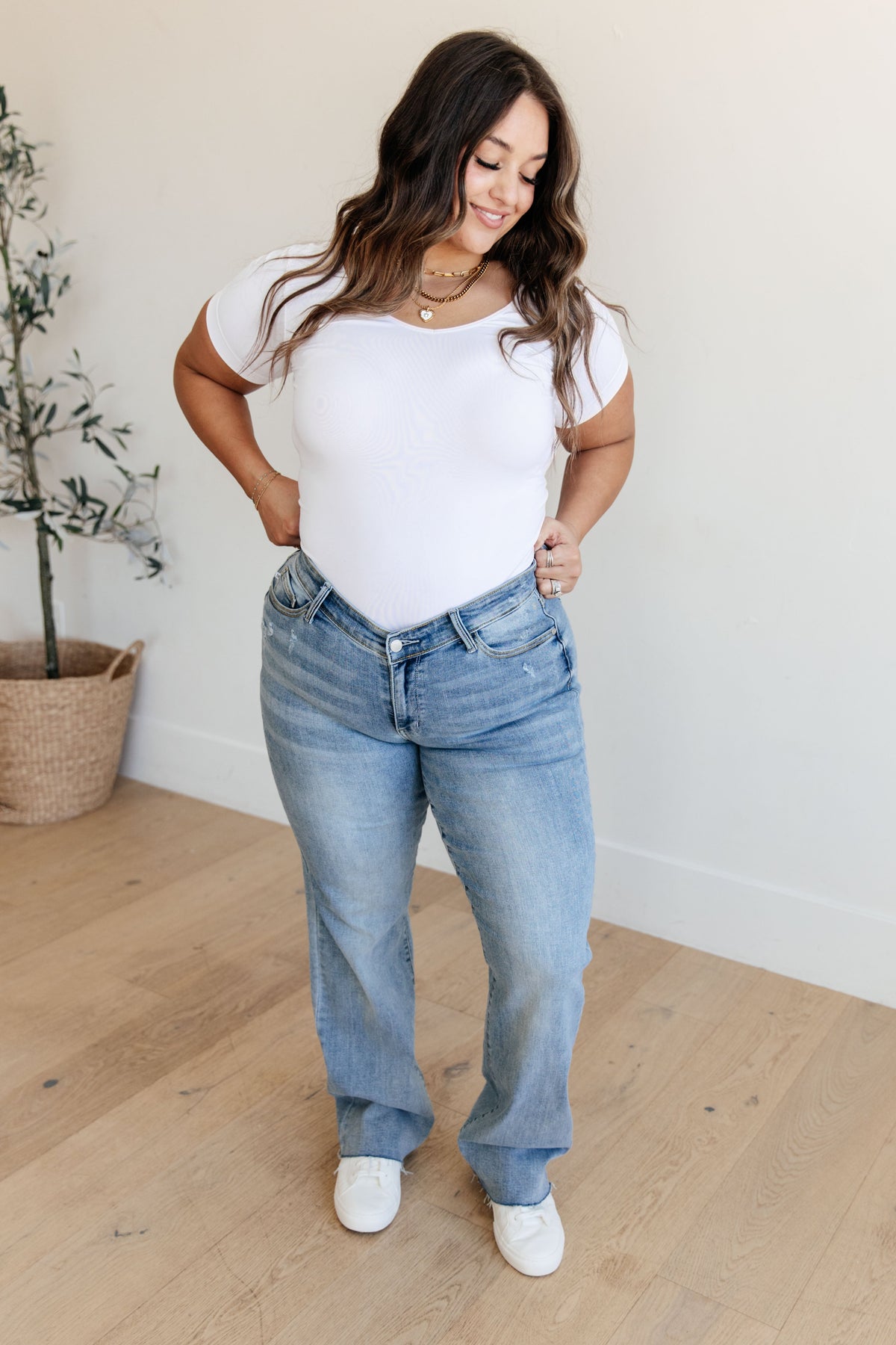 Judy Blue Mildred High Rise V Front Waistband Straight Jeans Womens