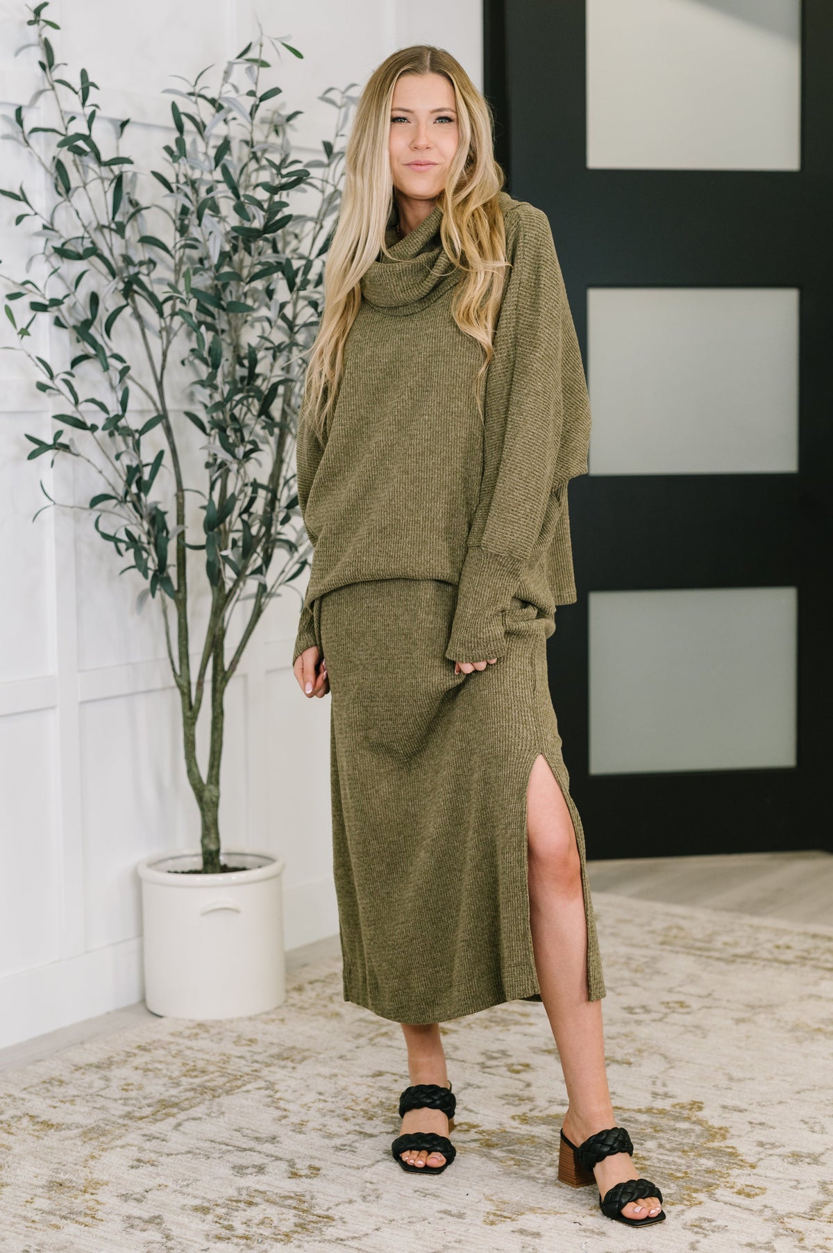 The Wander Lust Set in Olive Womens