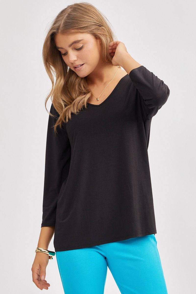 Dear Scarlett Signature Classic V-Neck Top Black Womens